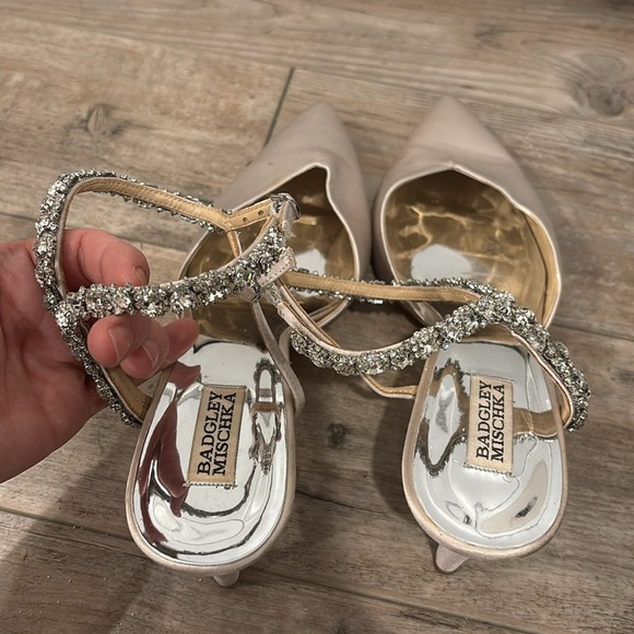 Jewel Badgley Mischka champagne kitten heel size 11 - Picture 3 of 7